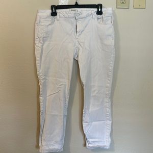 White, skinny, crop jeans